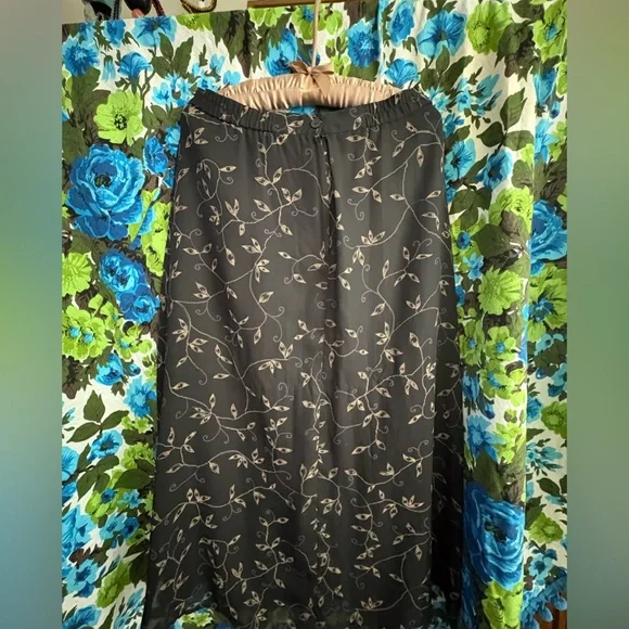 Whimsygoth midi black 90s skirt - Picture 7 of 7